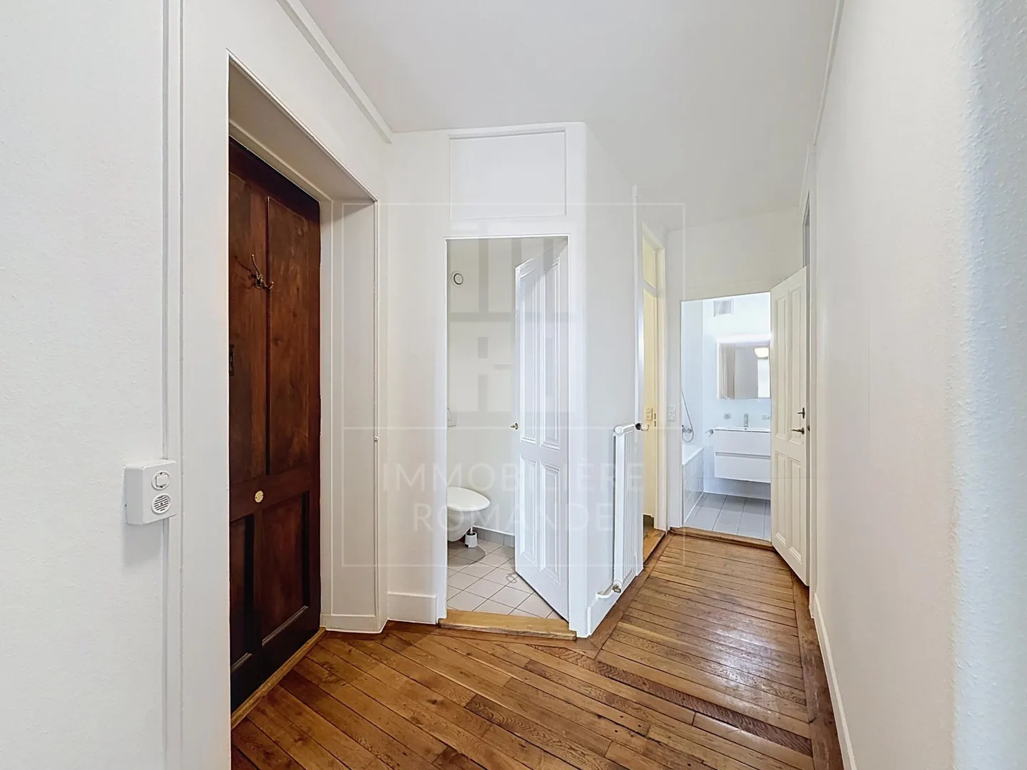 Charming Apartment in Geneva - Photo 6 of 8