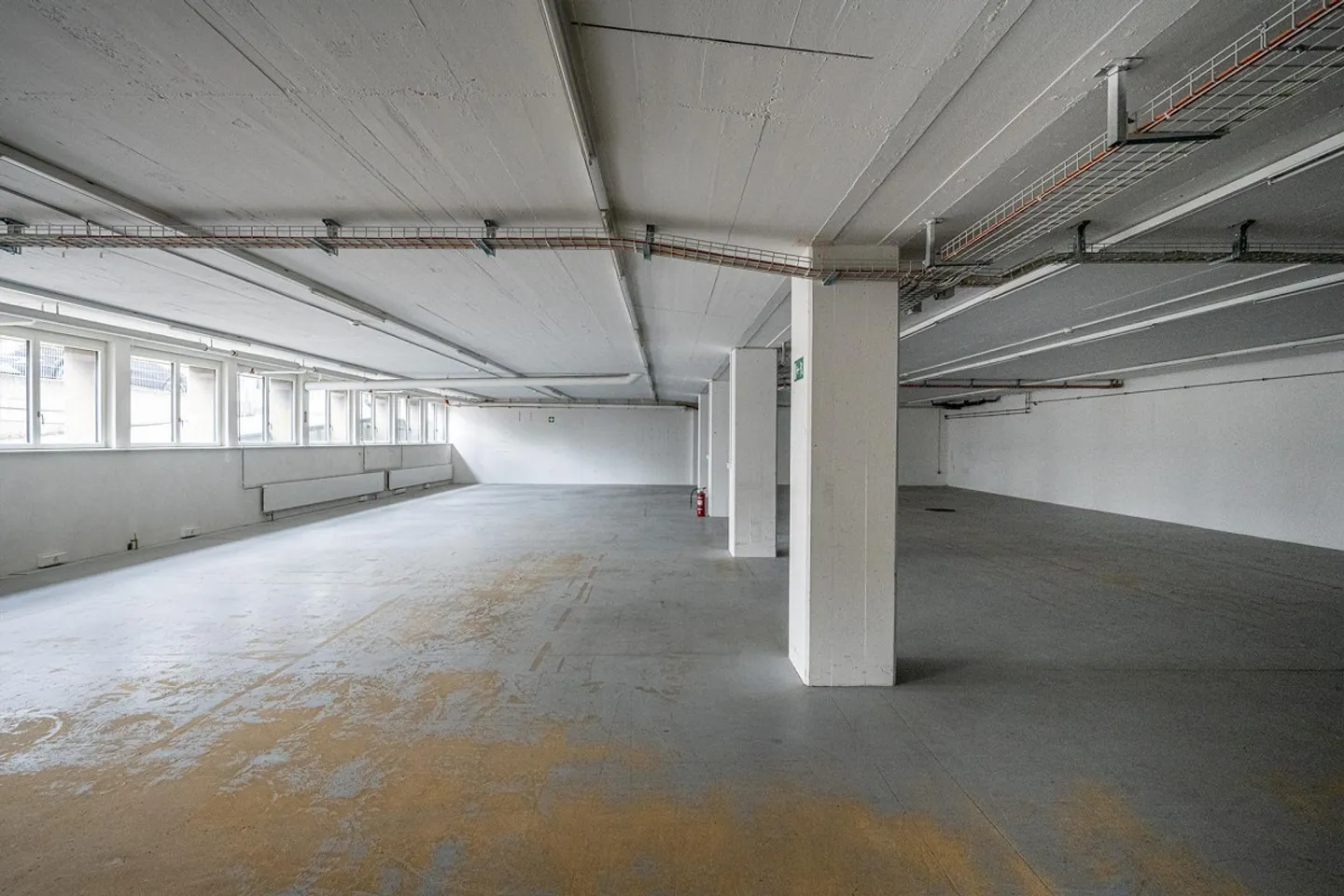 Spazi commerciali, uffici e magazzini, adatti a camion, da 900 a 6’200 m2 - Foto 6 di 17