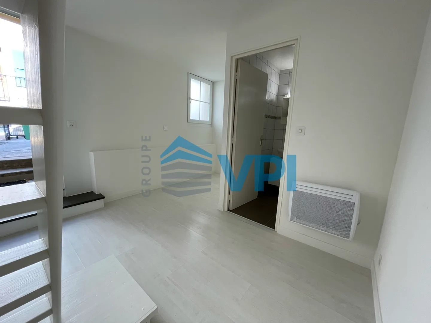 ZU ERGREIFEN - Zweistöckiges Studio auf dem Land - Foto 3 von 7