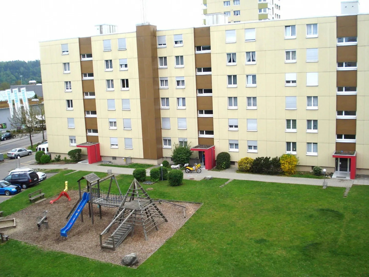 Lichtdurchflutete Wohnung – Wohnen in zentraler und grüner Umgebung - Foto 1 von 8