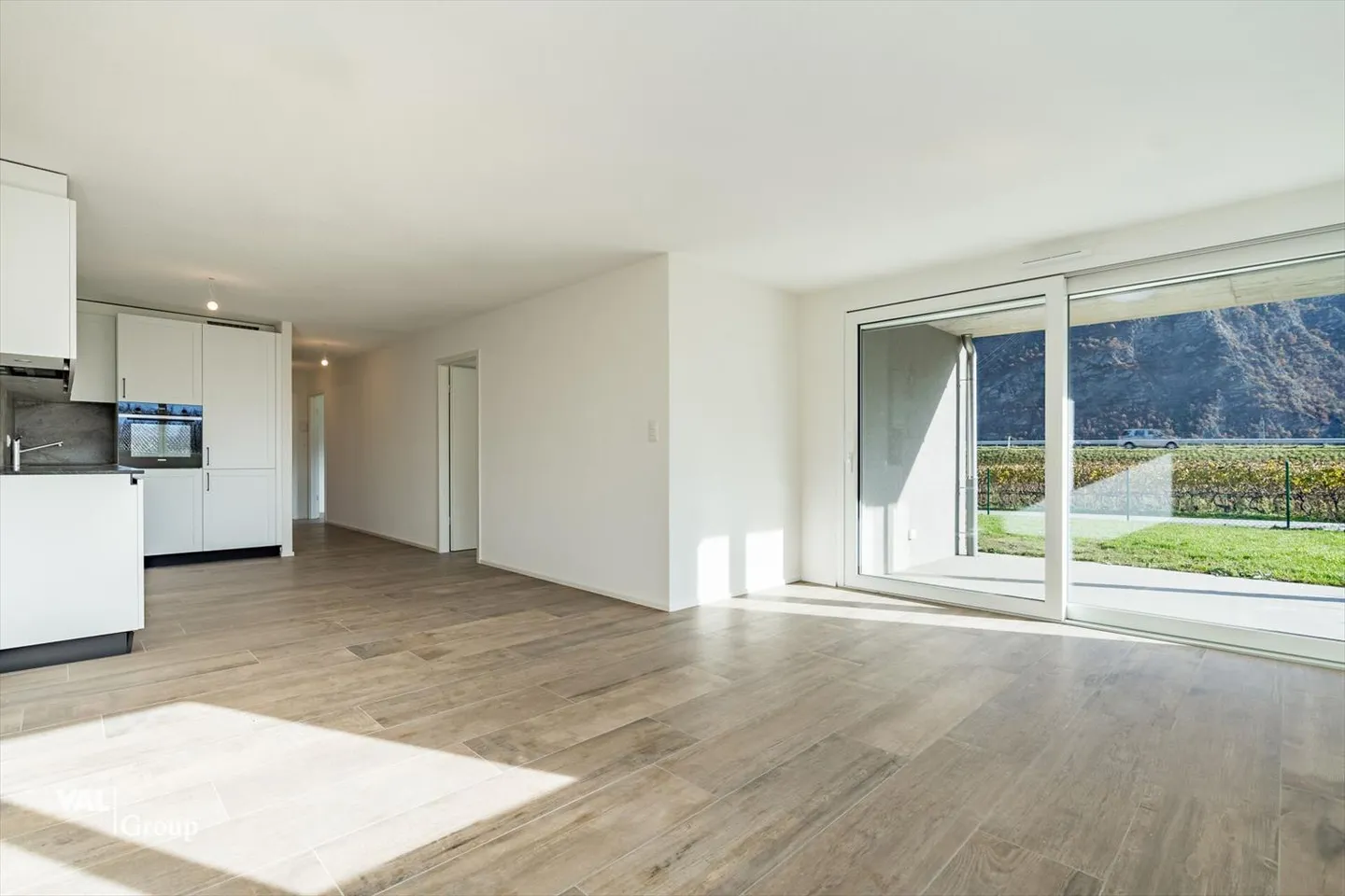 Elegante appartamento nuovo di 3,5 locali, che unisce comfort e luminosità con terrazza e giardino privato - Foto 1 di 13