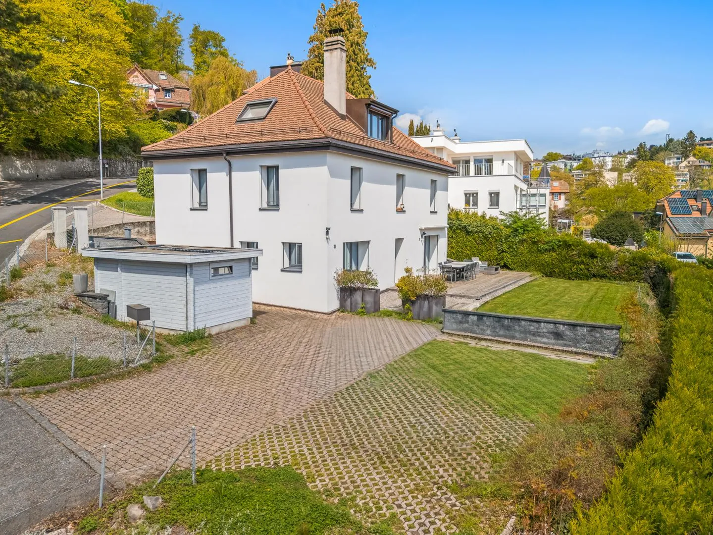 Splendida casa indipendente di 5,5 locali + studio con ingresso indipendente - giardino - Foto 1 di 18