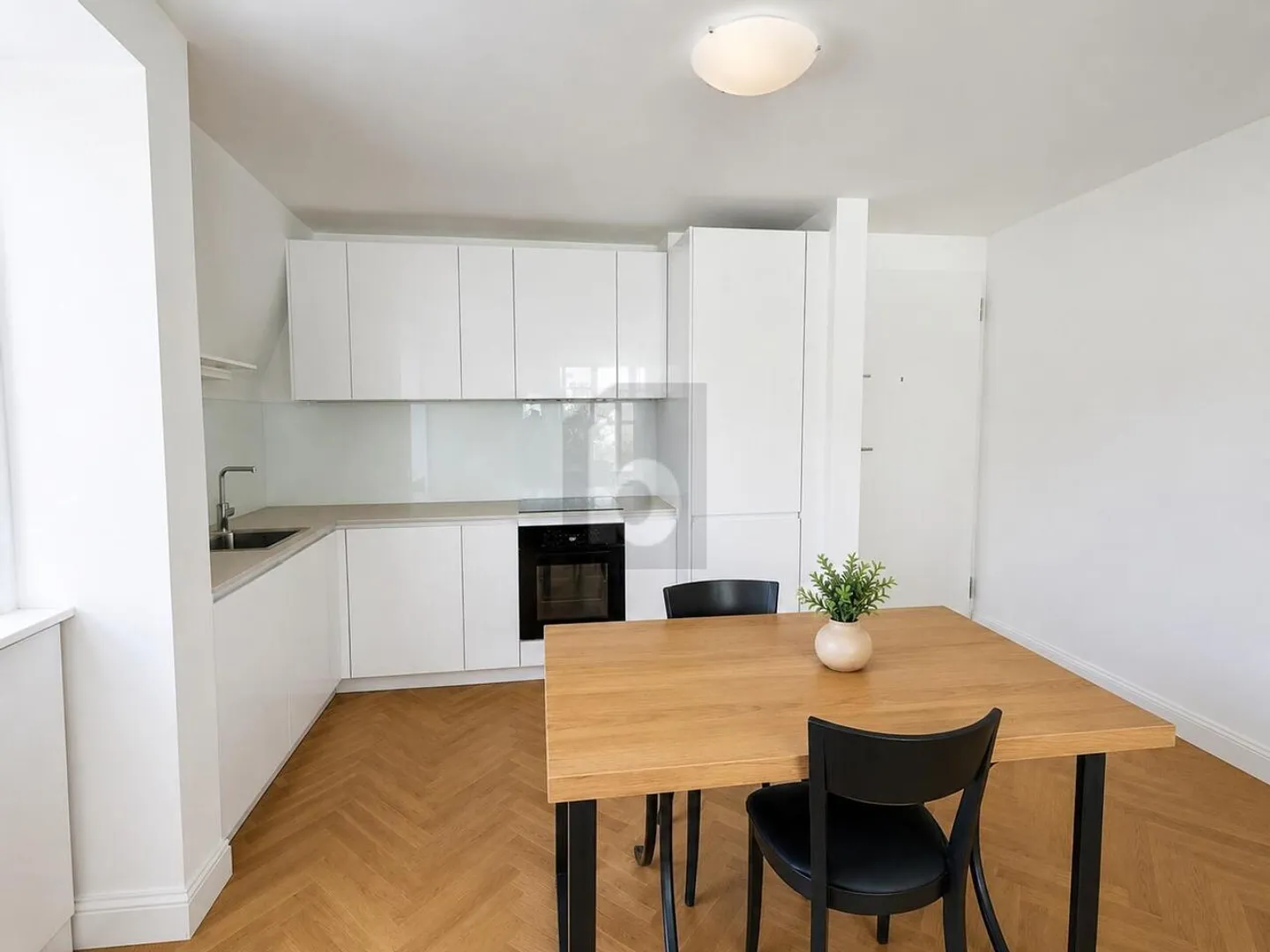 Renovierte Wohnung mit Fischgratparkett - Foto 2 von 5