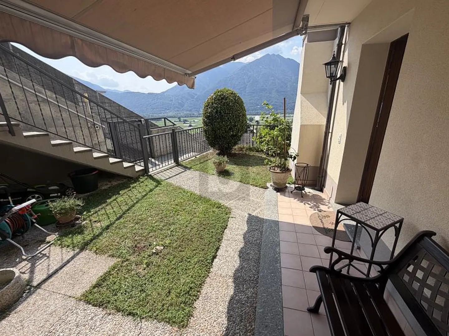 Geräumiges Haus mit Seeblick - Foto 2 von 6