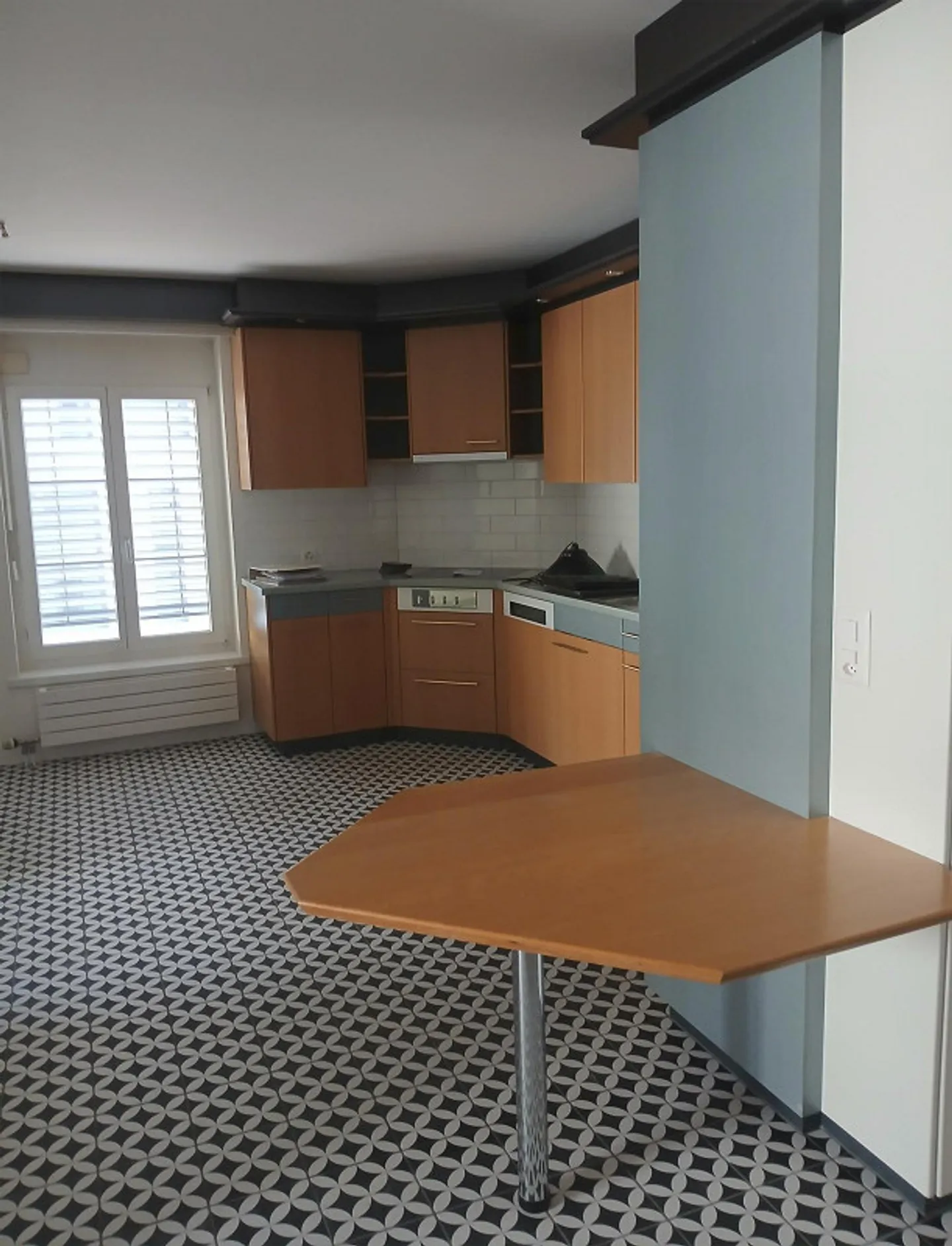 Central 4.5 Room Maisonette Apartment with Terrace - Photo 2 of 14