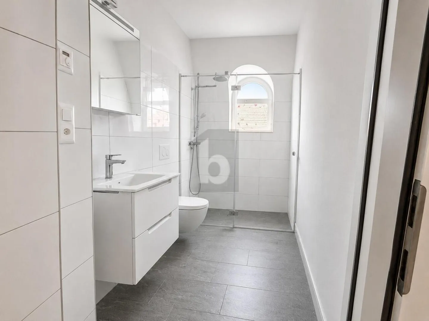 Renovierte Wohnung mit Fischgratparkett - Foto 4 von 5