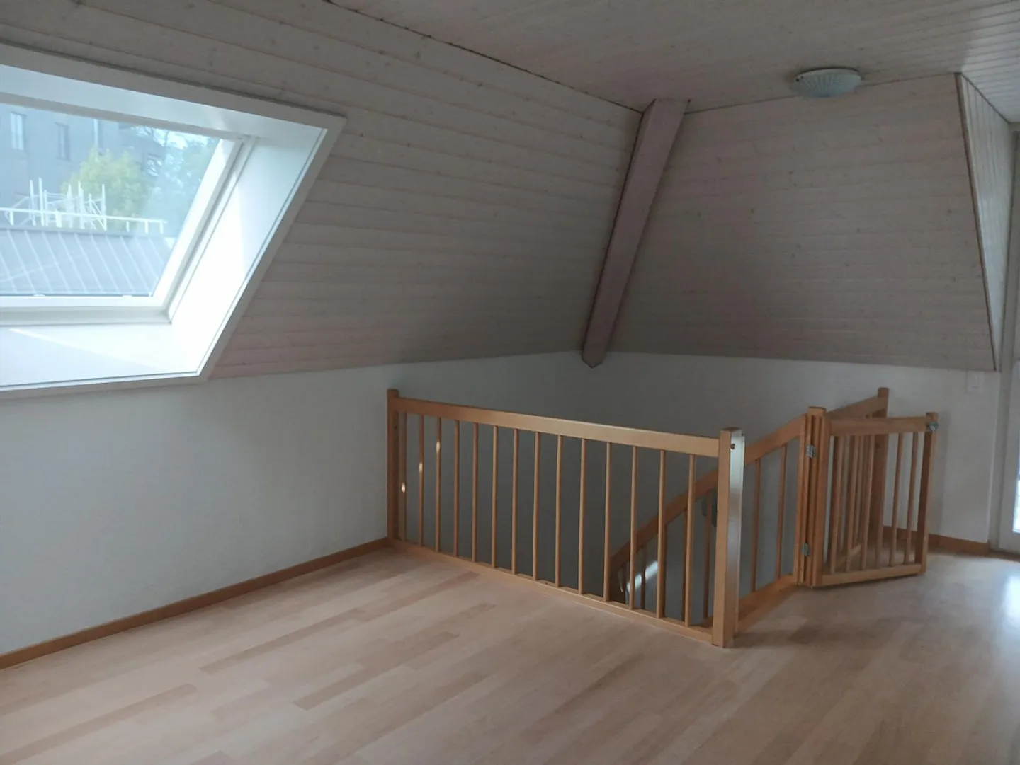 Central 4.5 Room Maisonette Apartment with Terrace - Photo 9 of 14