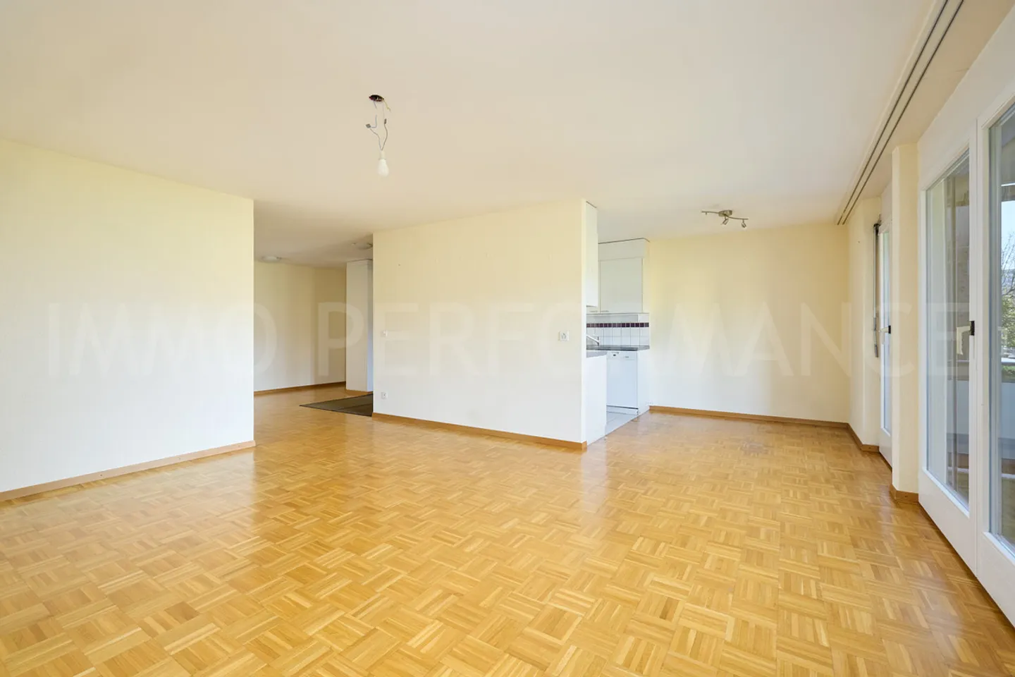 ESCLUSIVITÀ: Bell'appartamento di 4,5 stanze attraversante - Foto 5 di 12