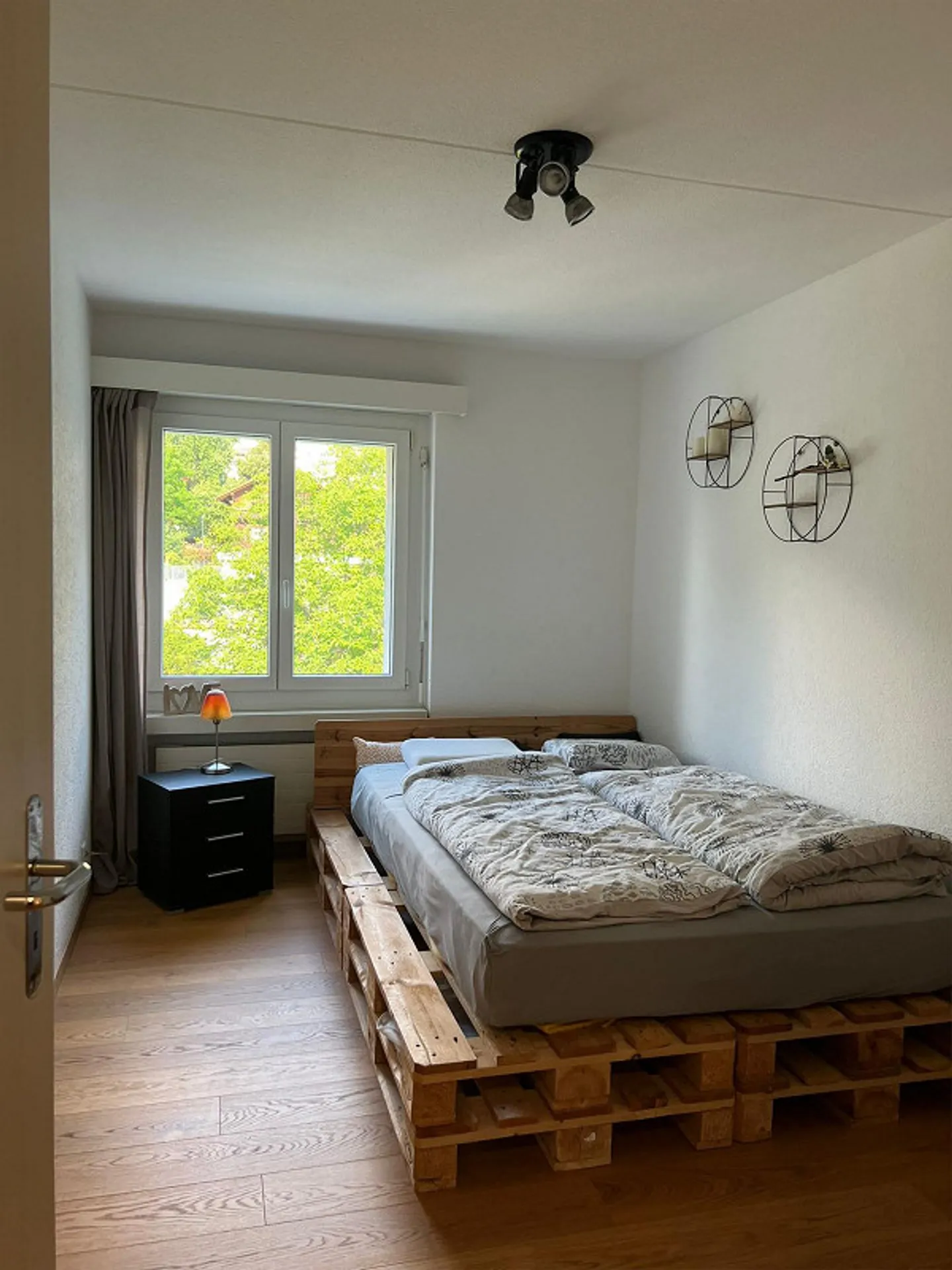 Appartement 4.5 pièces bien entretenu et ensoleillé sur la Saluferstrasse à Chur - Photo 6 sur 11