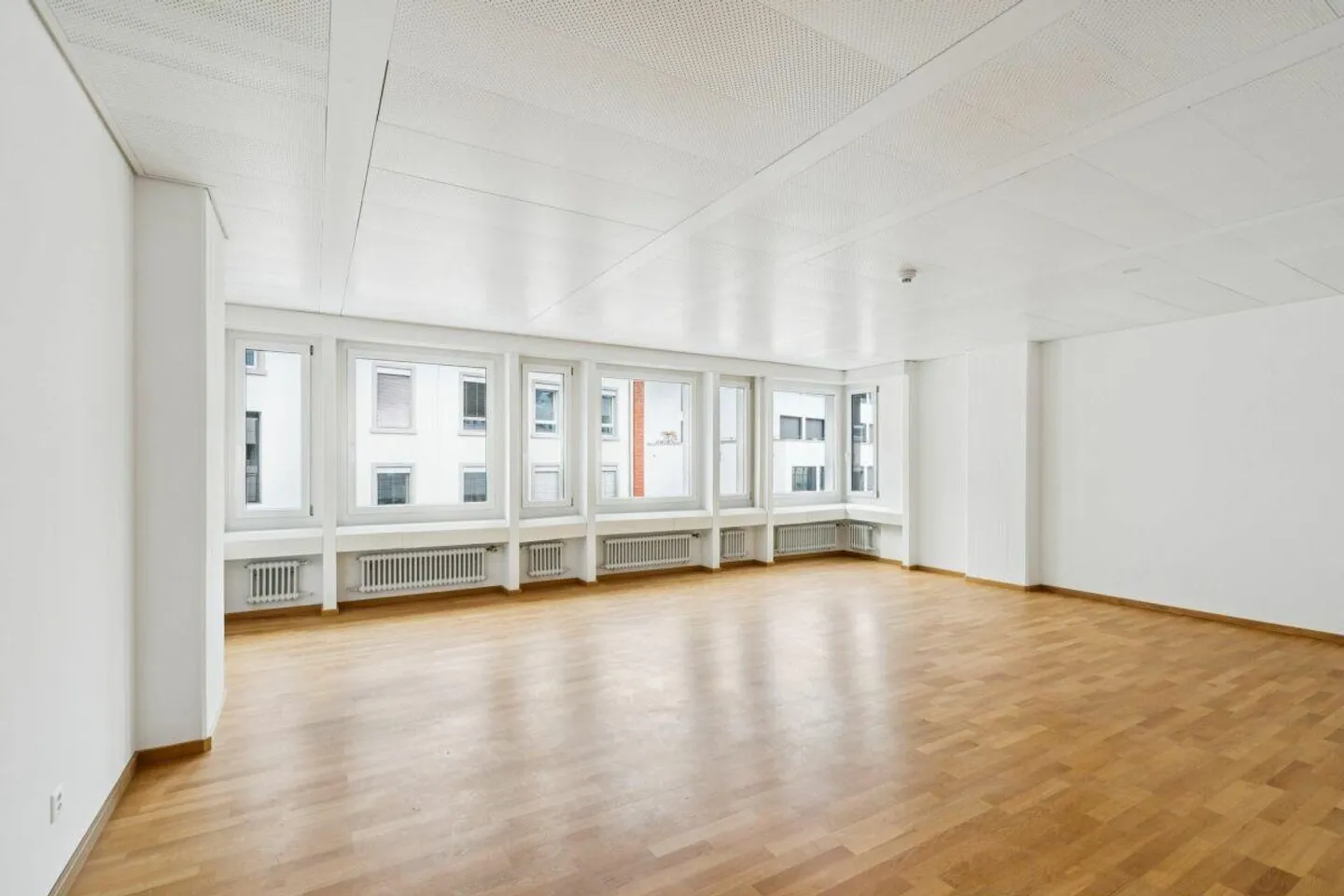 Bureau spacieux et lumineux au 4ème étage - Photo 10 sur 10