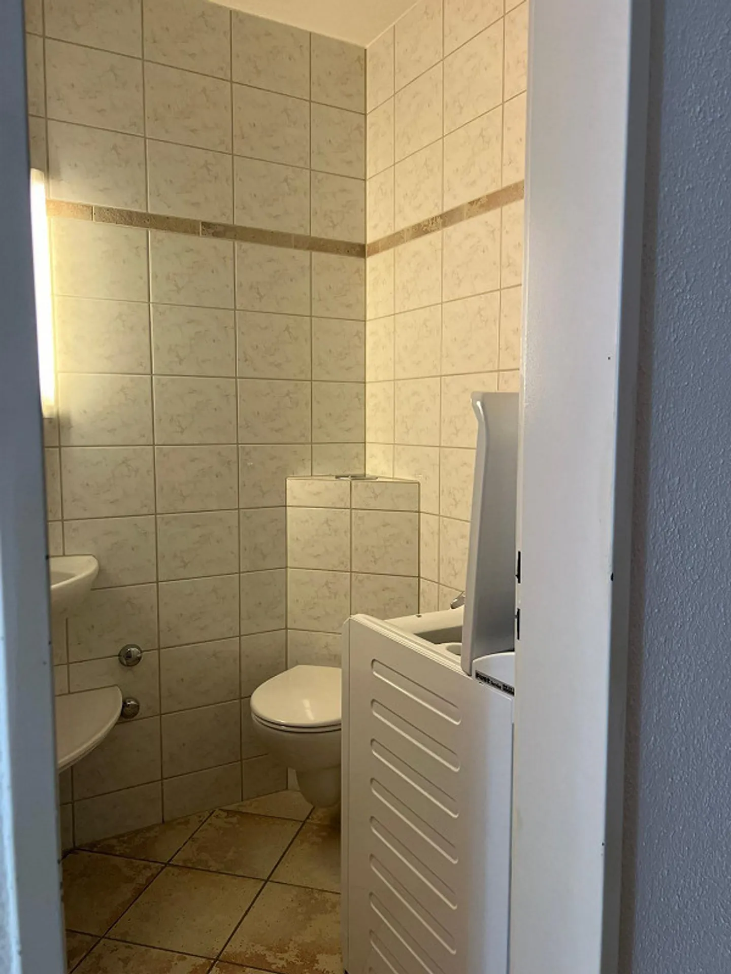 Appartement 4.5 pièces bien entretenu et ensoleillé sur la Saluferstrasse à Chur - Photo 8 sur 11