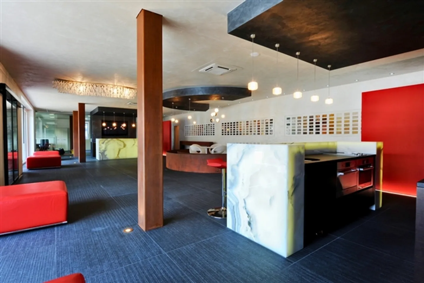 Ampio locale commerciale a Locarno - Foto 1 di 7