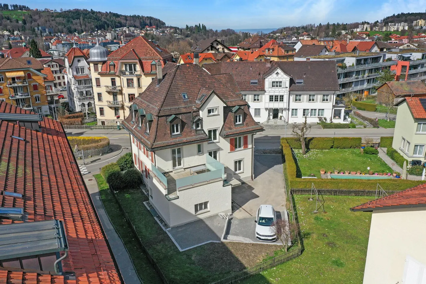 Fully rented multi-family house in an attractive location in St. Gallen - Photo 3 of 15