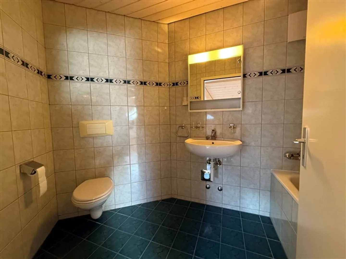 Beautiful 2.5-room apartment in the heart of Apples - Photo 4 of 5