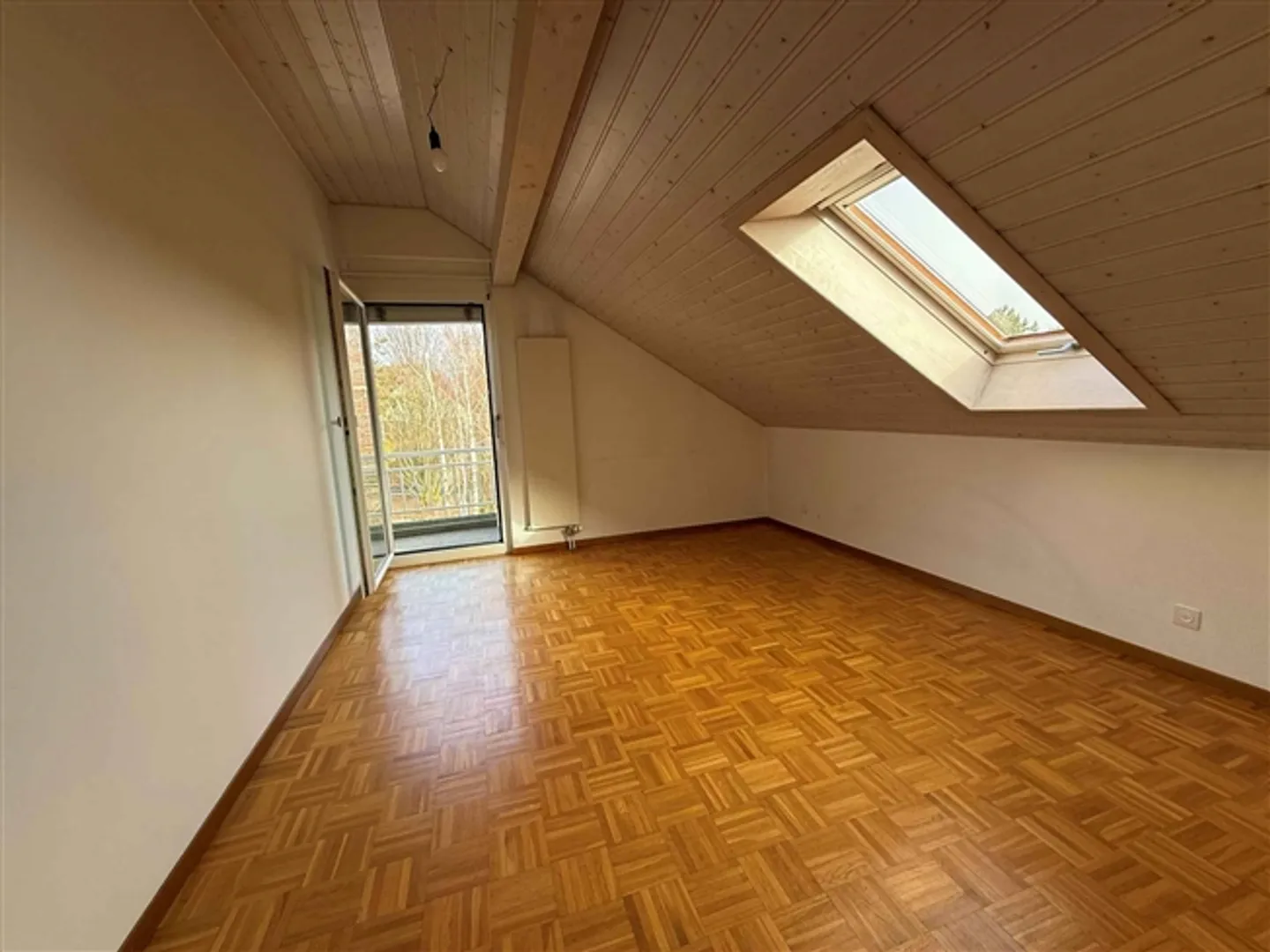 Beautiful 2.5-room apartment in the heart of Apples - Photo 3 of 5