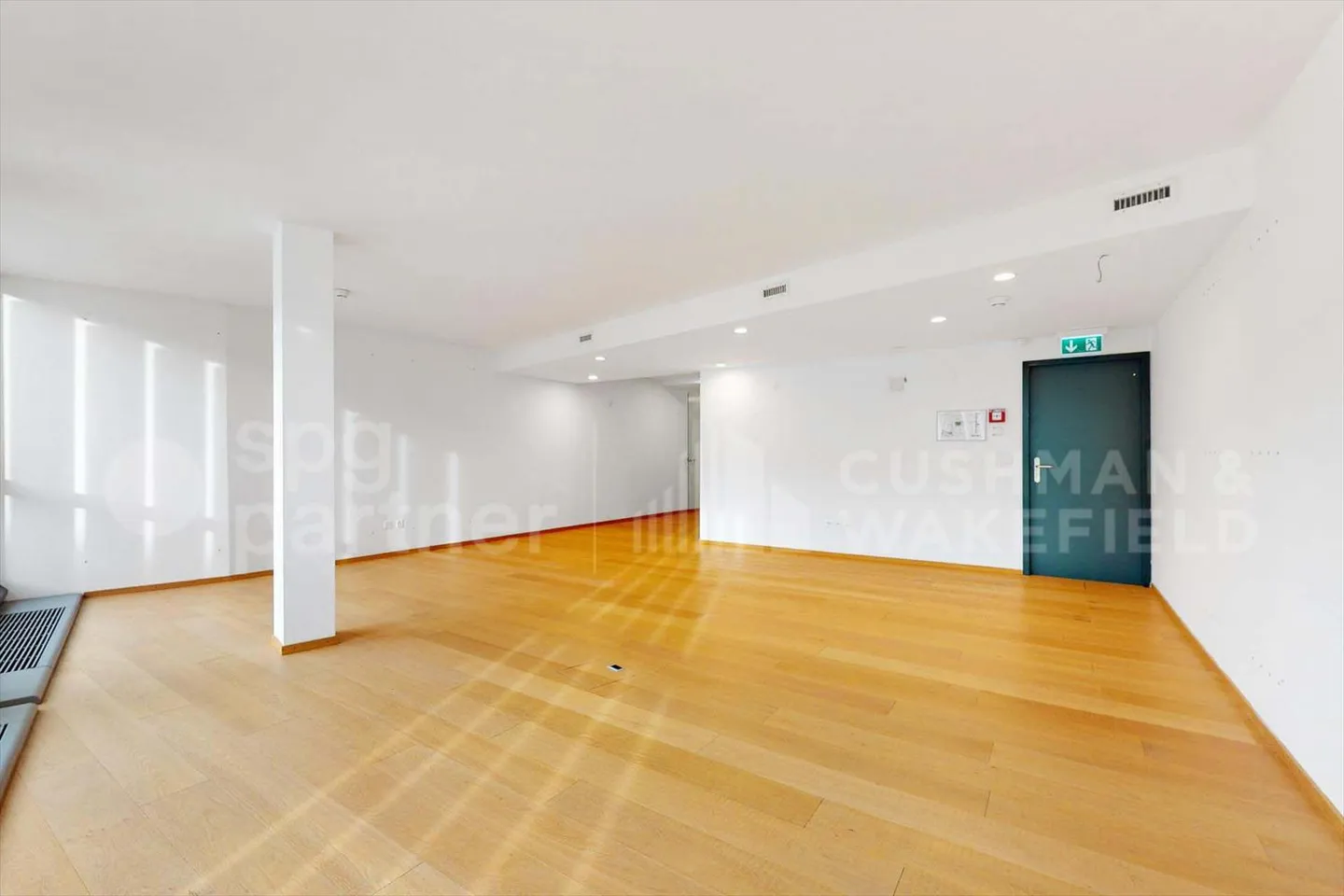 Rive 10 - Bright Offices on Elevated Floor Rue de Rive - Photo 2 of 4