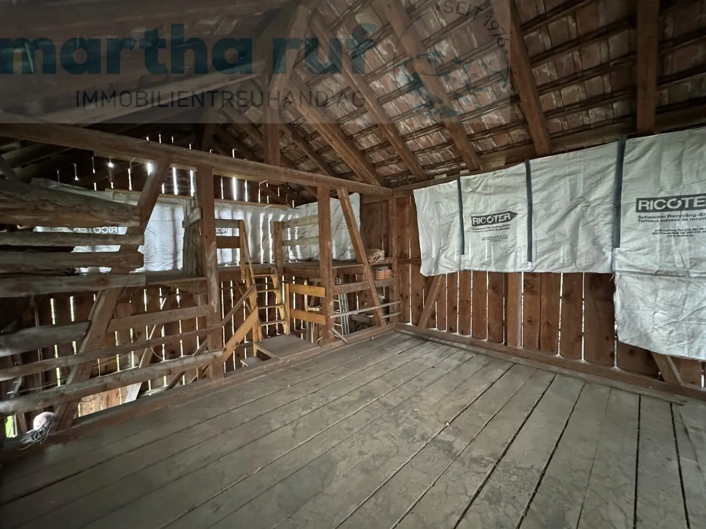 Multi-family house with 3 units, barn and large garden - Photo 21 of 22