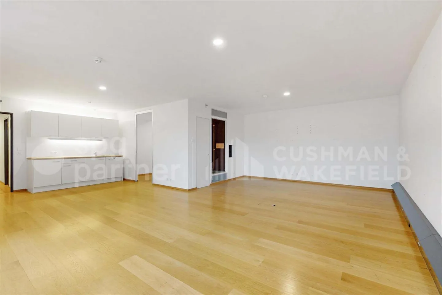 Rive 10 - Bright Offices on Elevated Floor Rue de Rive - Photo 4 of 4