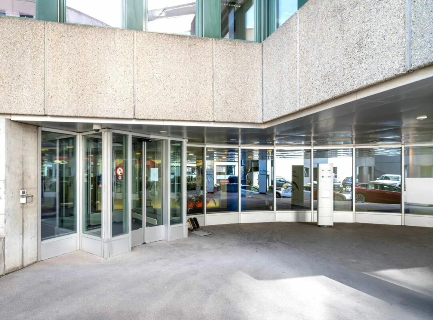 Lavorare sopra i tetti di San Gallo: ufficio di 231 m² con terrazza - Foto 9 di 12