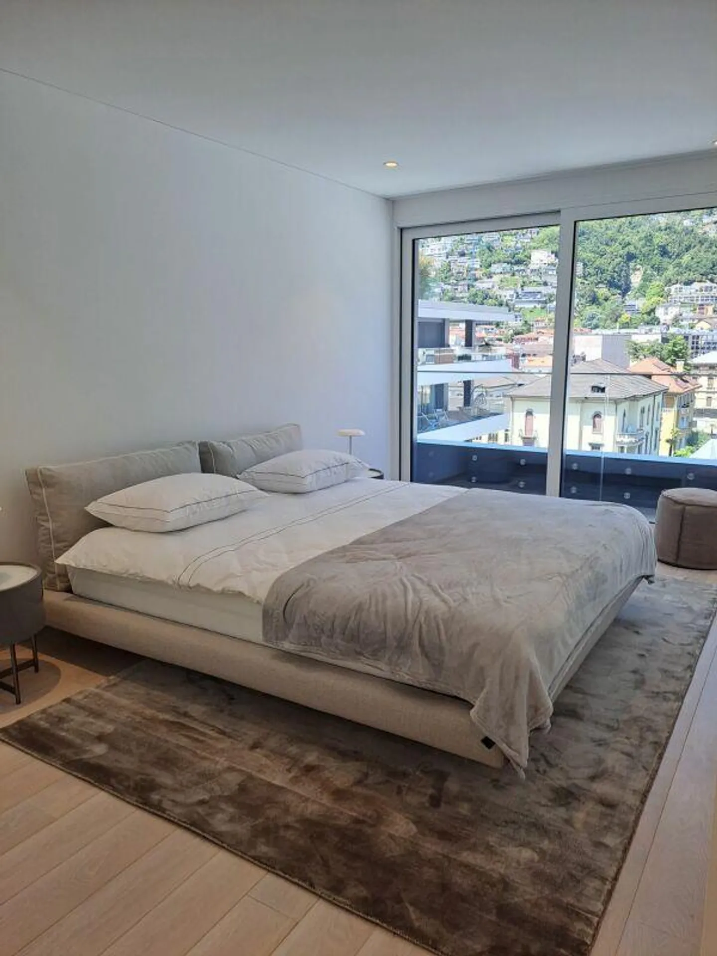 Penthouse de rêve luxueux et central avec de grandes terrasses et un toit panoramique à Locarno - Photo 4 sur 15