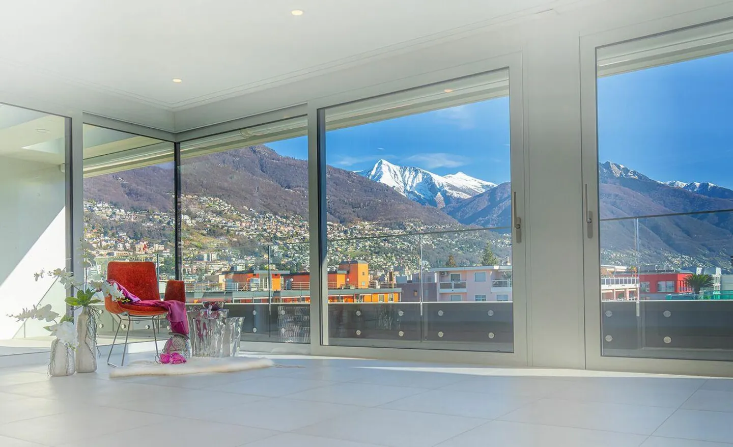 Penthouse de rêve luxueux et central avec de grandes terrasses et un toit panoramique à Locarno - Photo 7 sur 15
