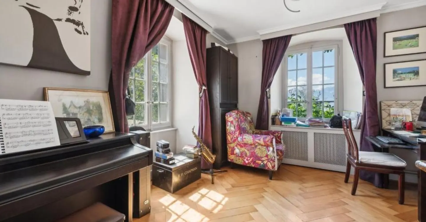 Sumptuous building in the heart of St-Légier: The Illustrated Village - Photo 5 of 11
