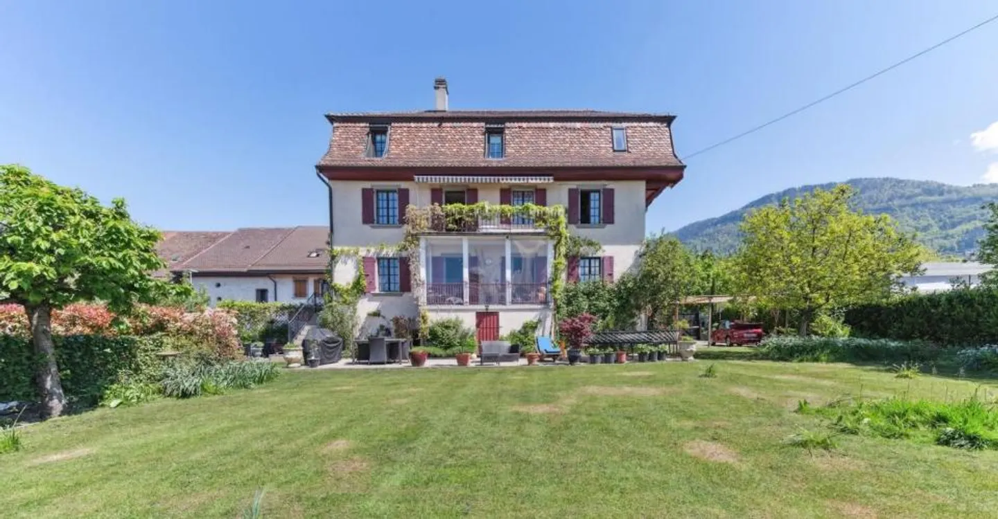 Sumptuous building in the heart of St-Légier: The Illustrated Village - Photo 3 of 11
