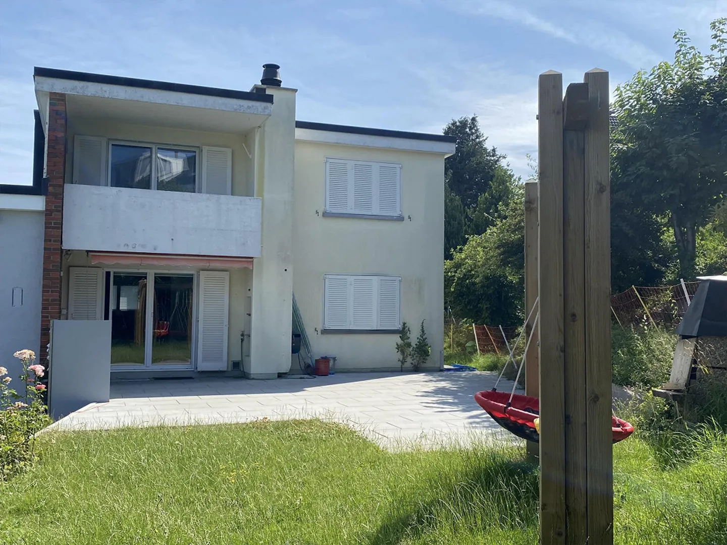 Casa unifamiliare ristrutturata in un quartiere tranquillo e adatto alle famiglie - Foto 2 di 23
