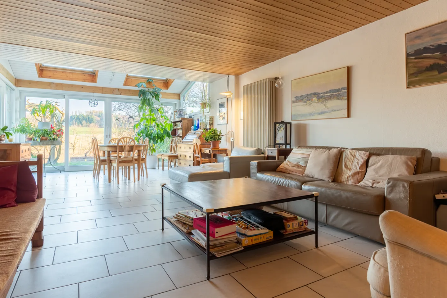 Casa a schiera luminosa con veranda e giardino - situata in una strada senza uscita - Foto 2 di 17