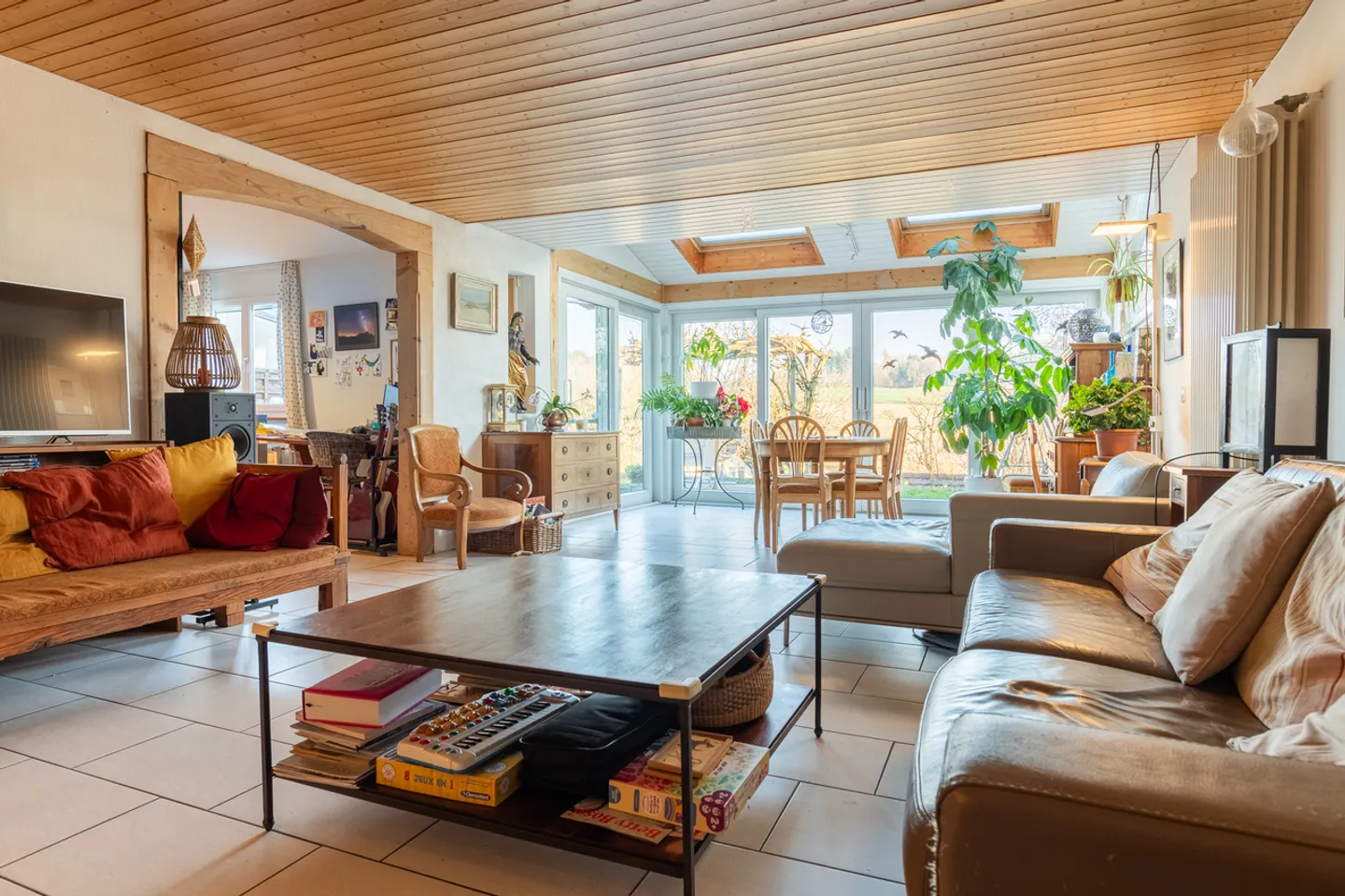 Casa a schiera luminosa con veranda e giardino - situata in una strada senza uscita - Foto 6 di 17