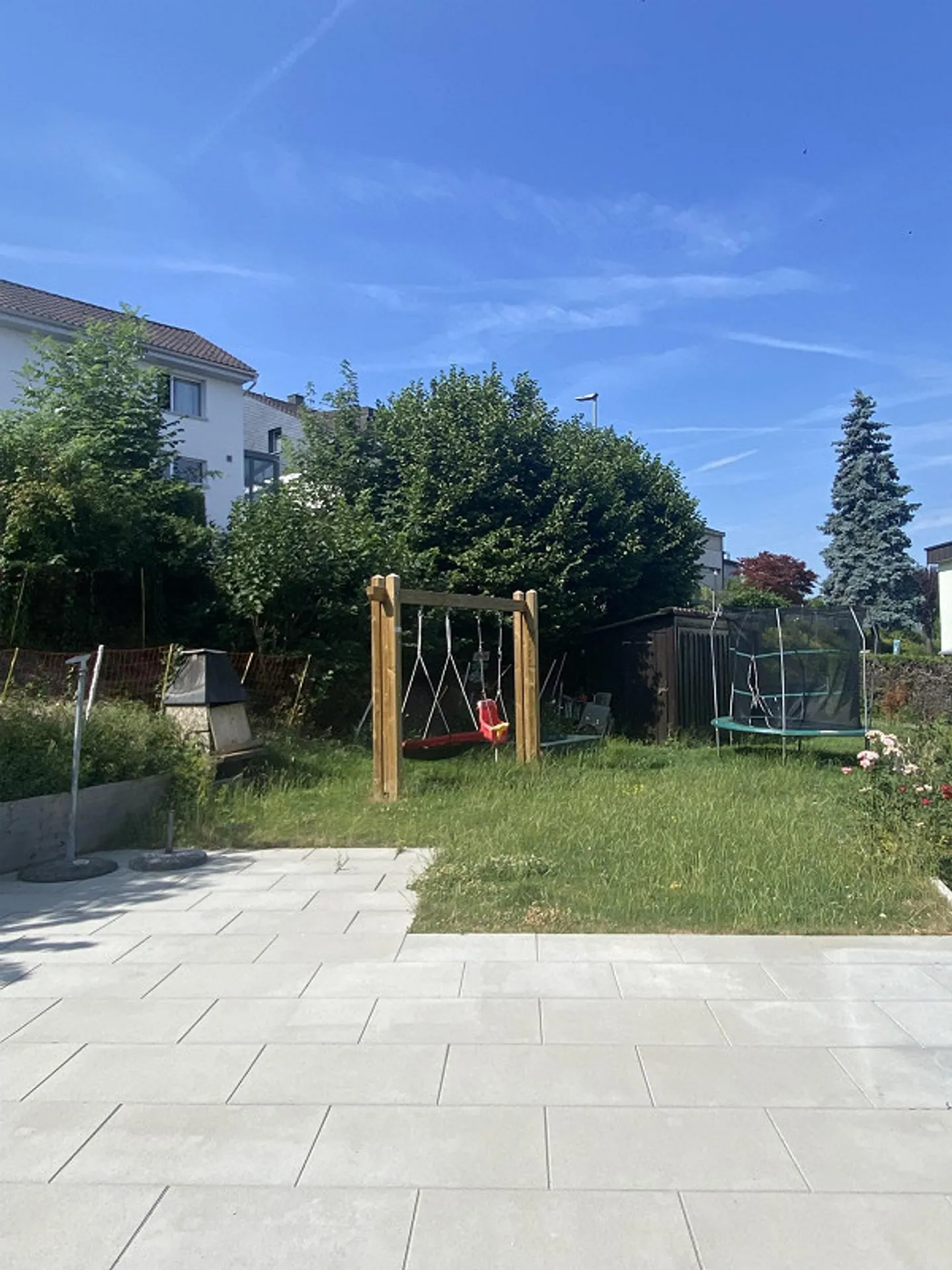 Casa unifamiliare ristrutturata in un quartiere tranquillo e adatto alle famiglie - Foto 3 di 23