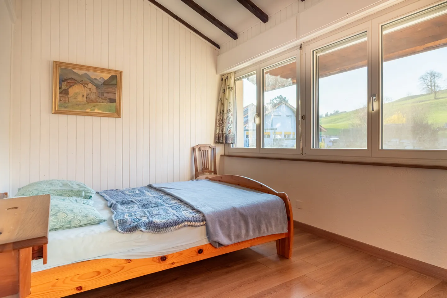 Casa a schiera luminosa con veranda e giardino - situata in una strada senza uscita - Foto 13 di 17