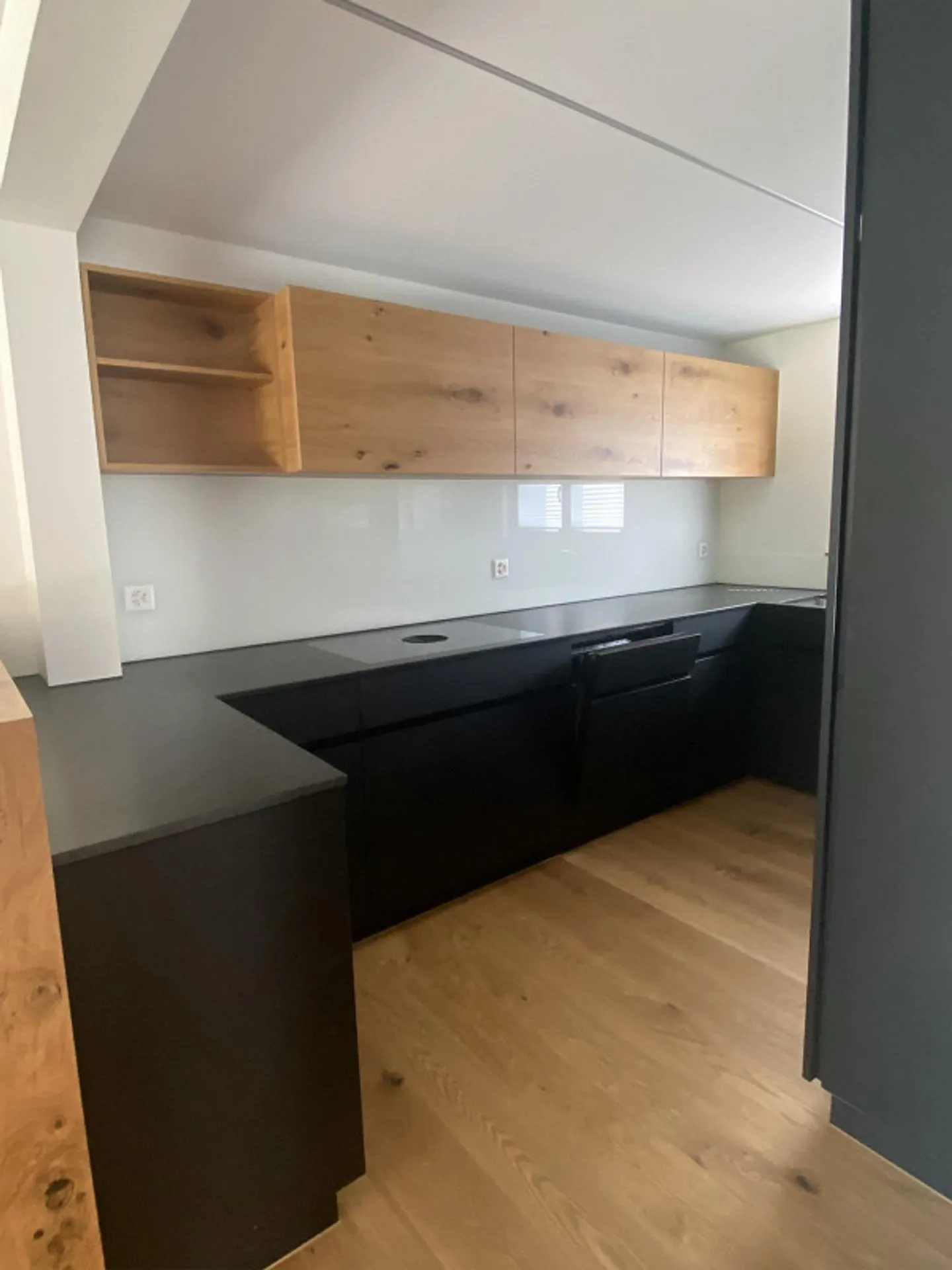 Casa unifamiliare ristrutturata in un quartiere tranquillo e adatto alle famiglie - Foto 7 di 23
