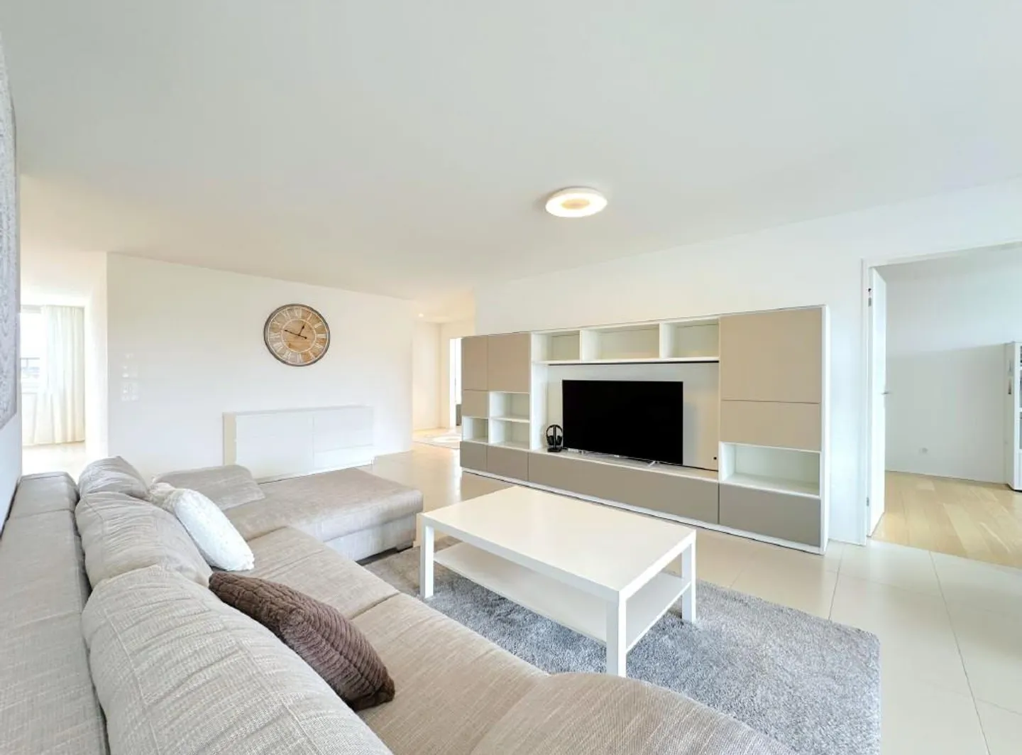 Appartamento moderno di 4,5 stanze in una posizione tranquilla a Baden-Rütihof - Foto 1 di 12