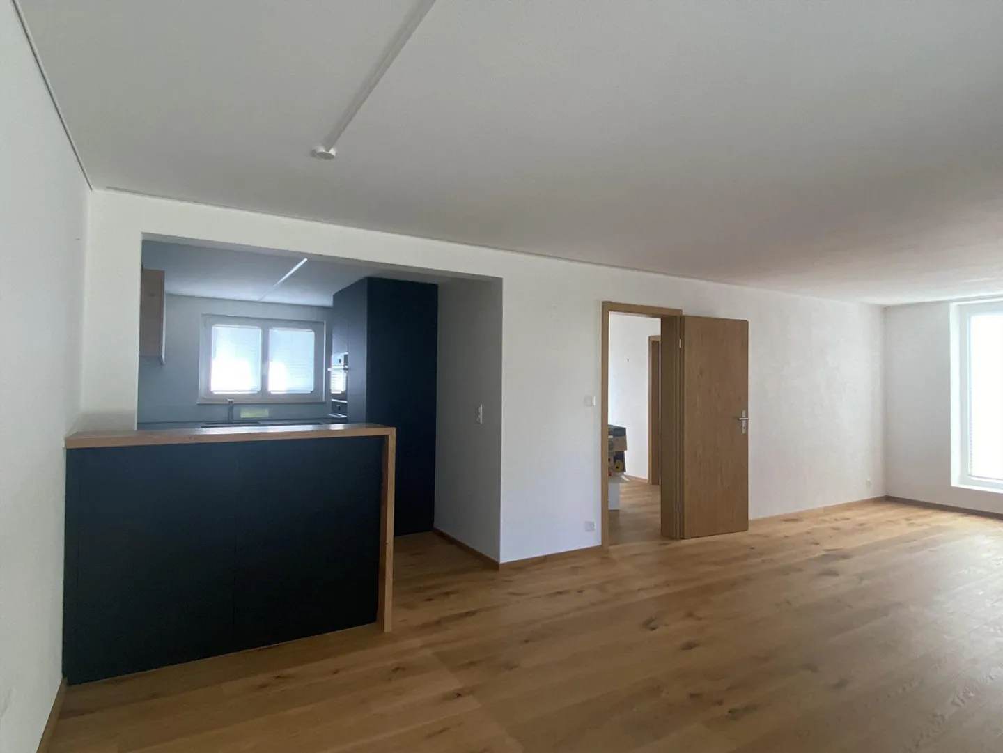 Casa unifamiliare ristrutturata in un quartiere tranquillo e adatto alle famiglie - Foto 10 di 23