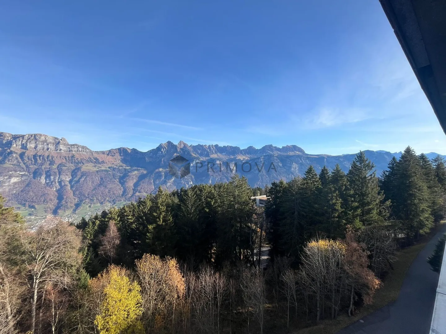 Charmante Wohnung mit Bergblick - Foto 1 von 7