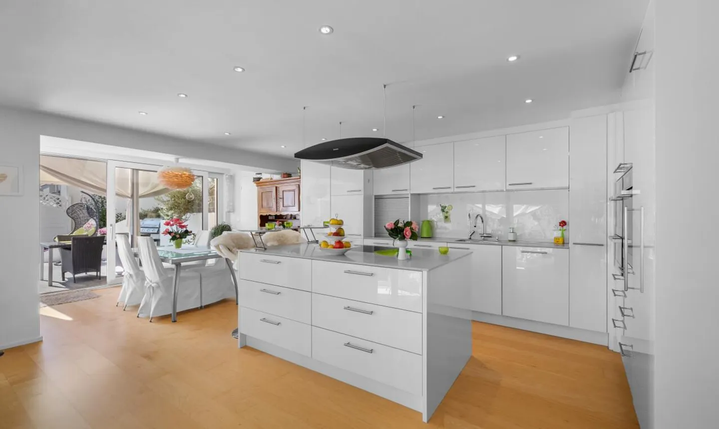 Maison spacieuse à deux familles dans un emplacement central - Photo 1 sur 13