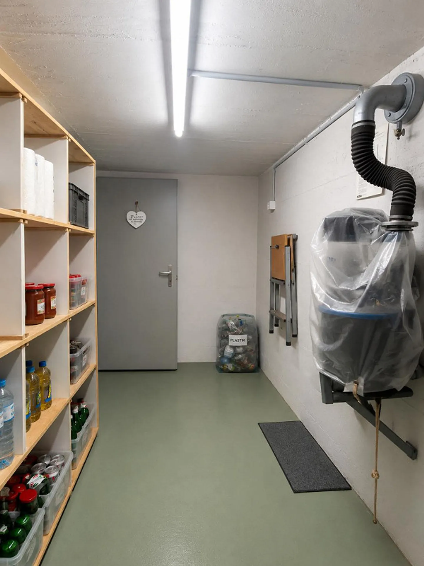 Casa unifamiliare ristrutturata in un quartiere tranquillo e adatto alle famiglie - Foto 20 di 23