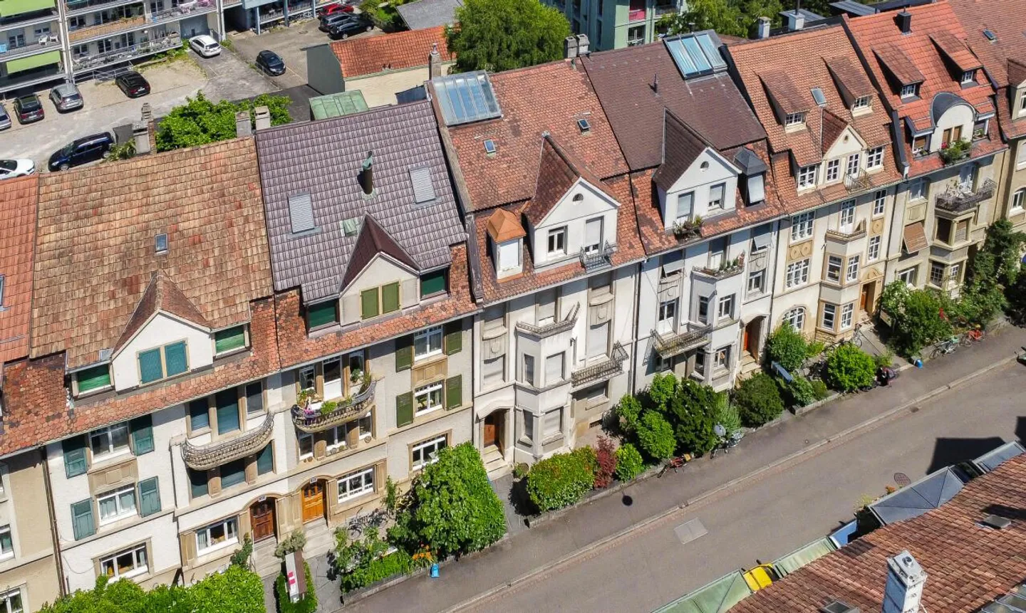 Mietgebäude mit Erweiterungspotenzial im Herzen von Basel - Foto 1 von 13