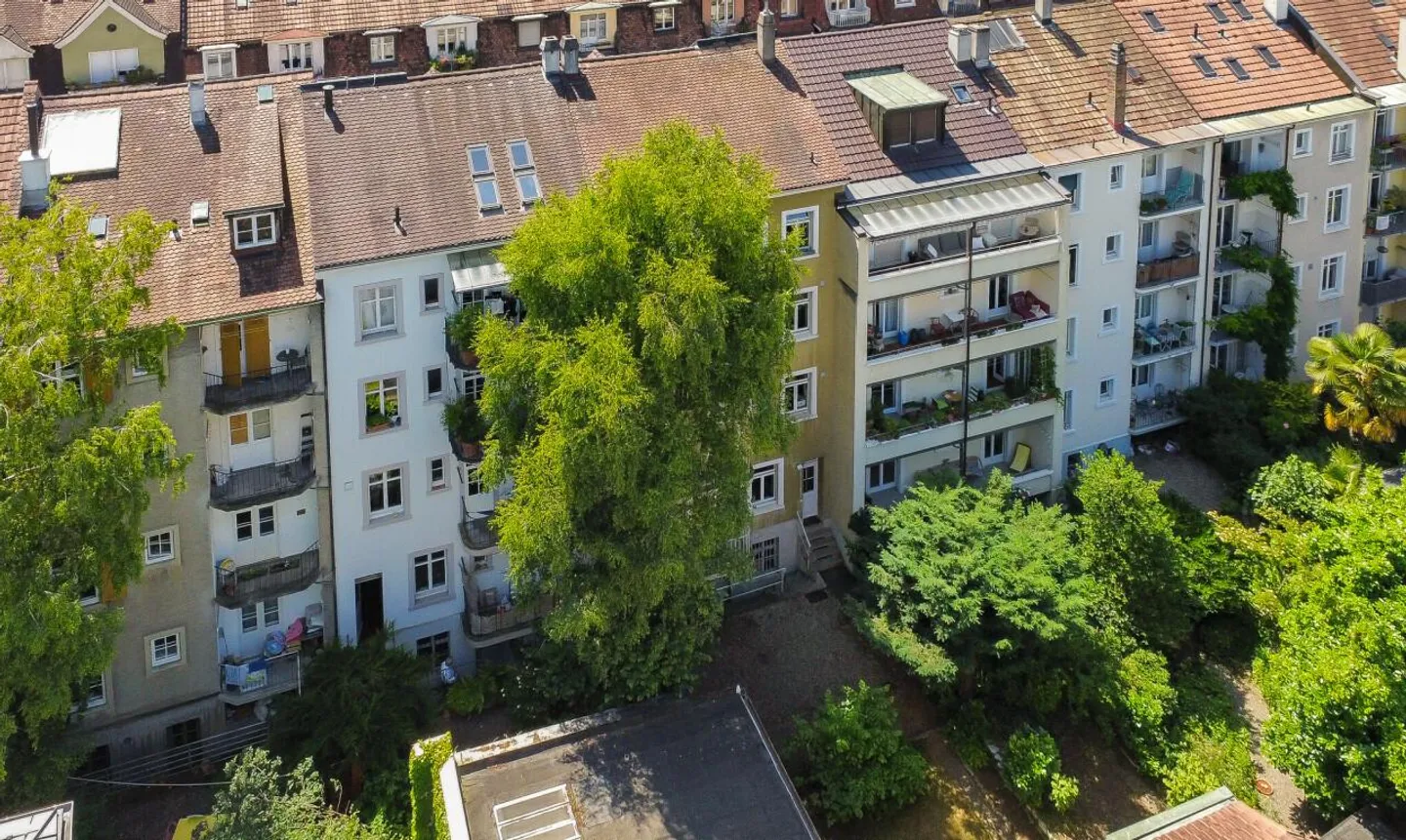 Mietgebäude mit Erweiterungspotenzial im Herzen von Basel - Foto 2 von 13