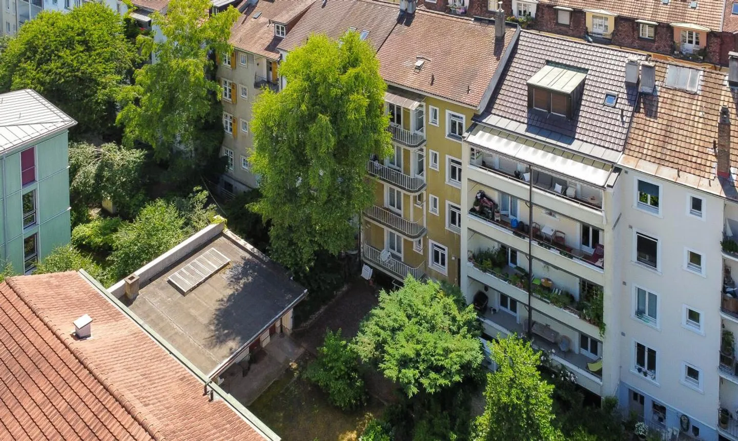 Mietgebäude mit Erweiterungspotenzial im Herzen von Basel - Foto 3 von 13