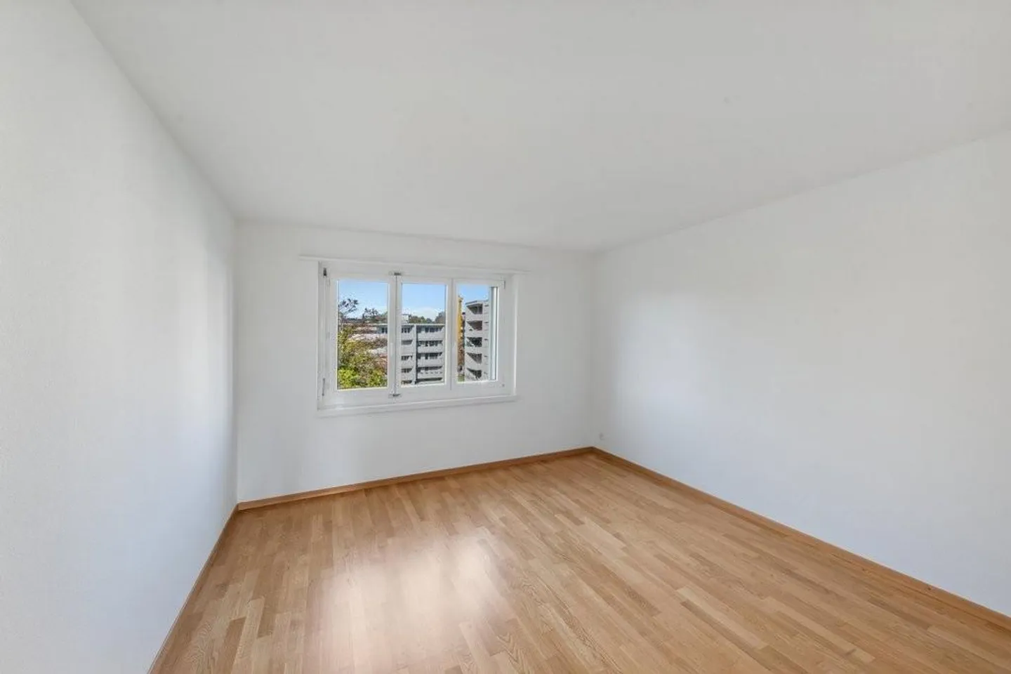 Votre nouveau chez-vous avec un grand balcon - Photo 5 sur 7