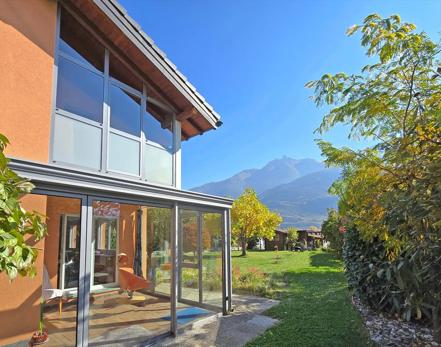 In einer grünen Umgebung... - Foto 1 von 7