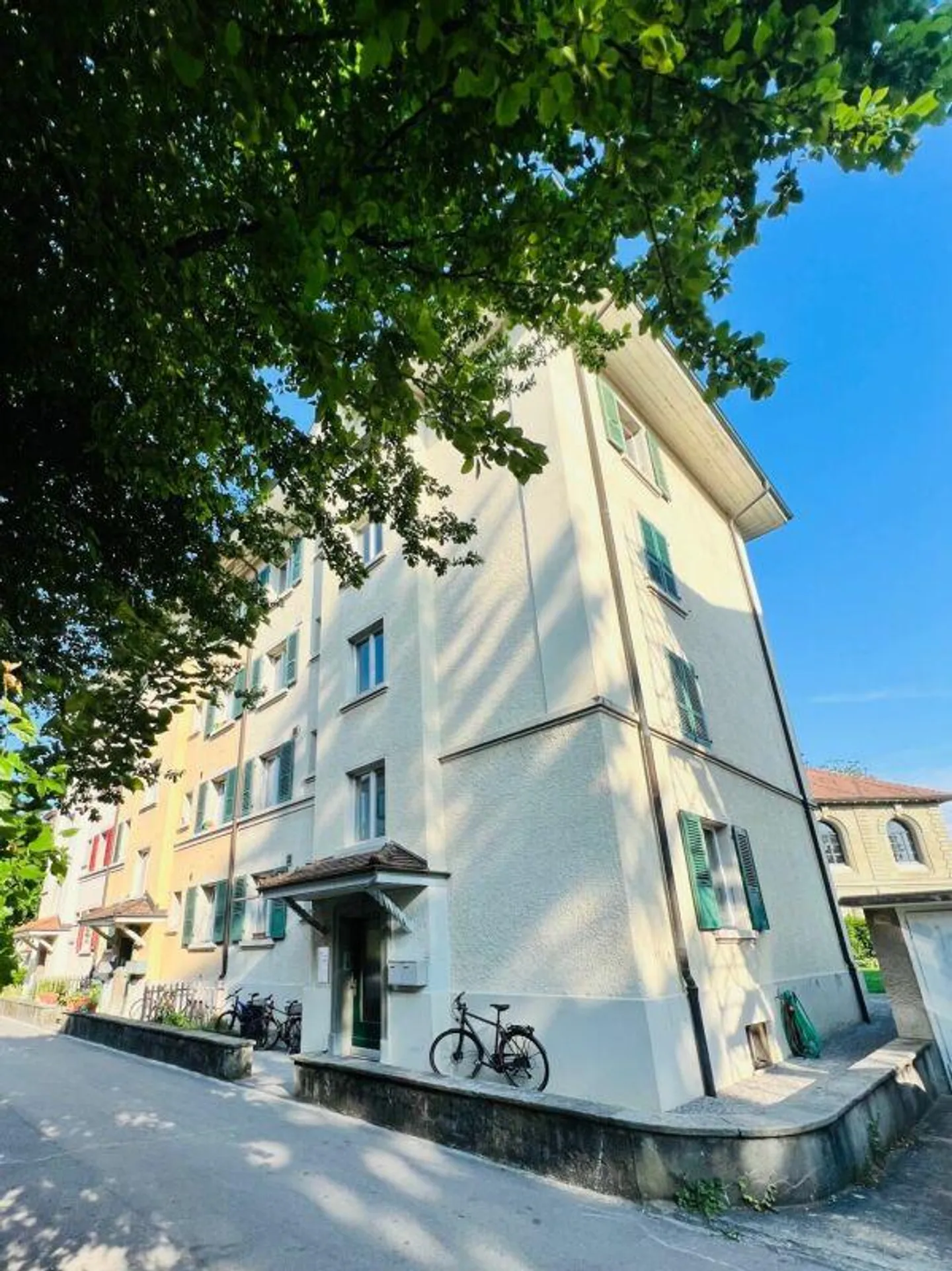 Spacious penthouse apartment with garden share - Photo 13 of 13