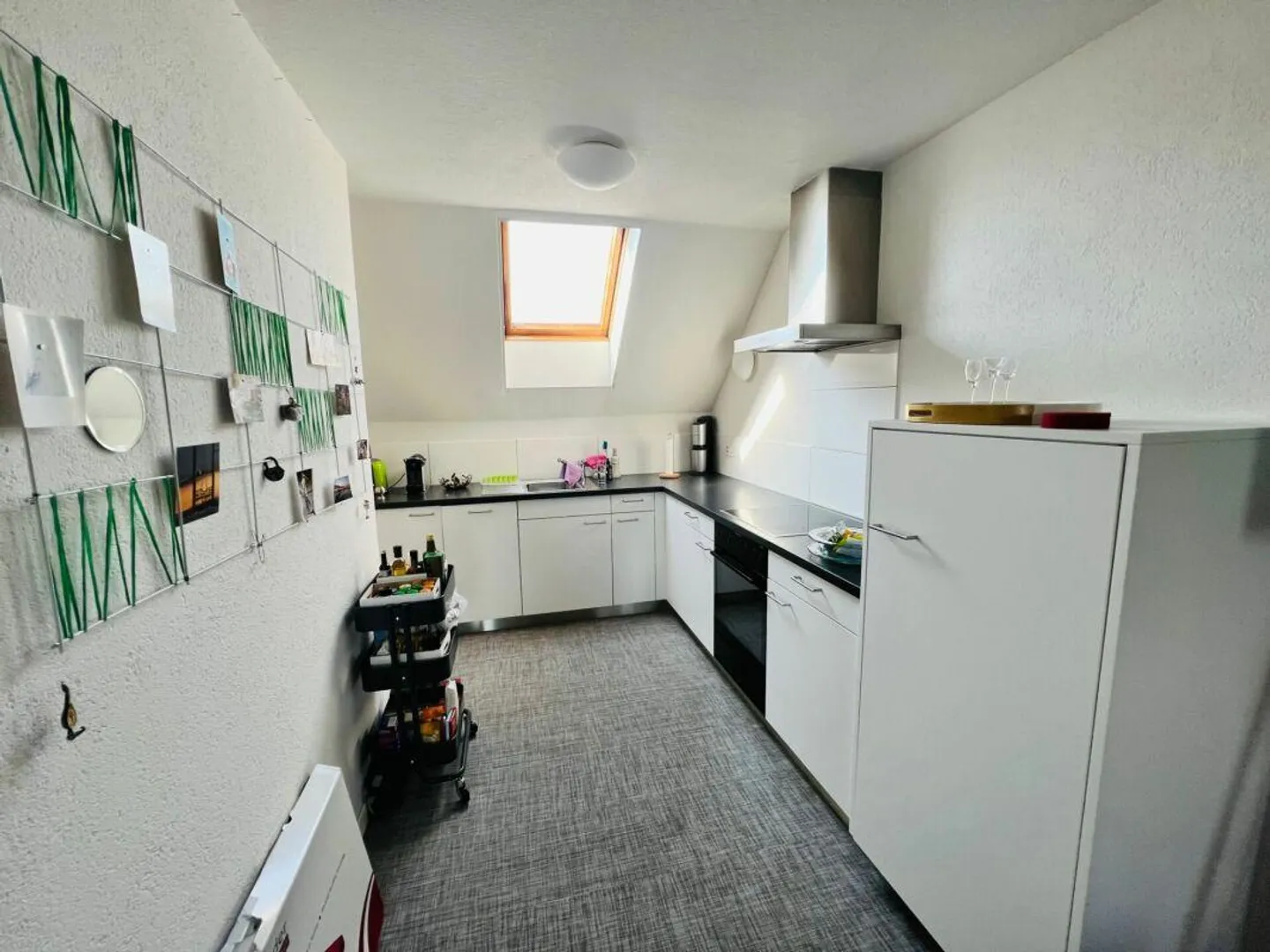 Spacious penthouse apartment with garden share - Photo 5 of 13