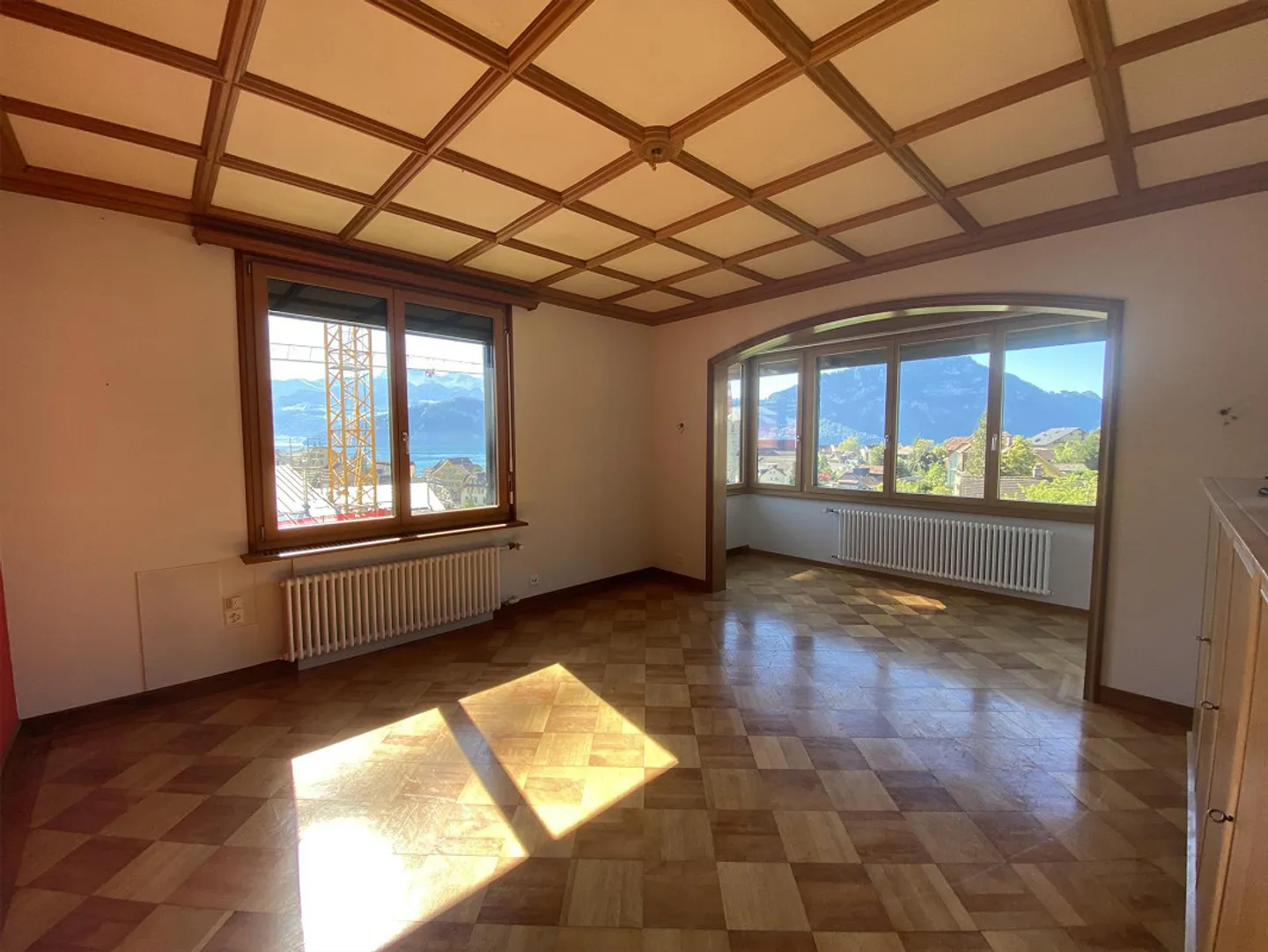 Appartement de 4,5 pièces pour les amateurs (115 m2) avec panorama sur le lac et les montagnes - Photo 5 sur 19