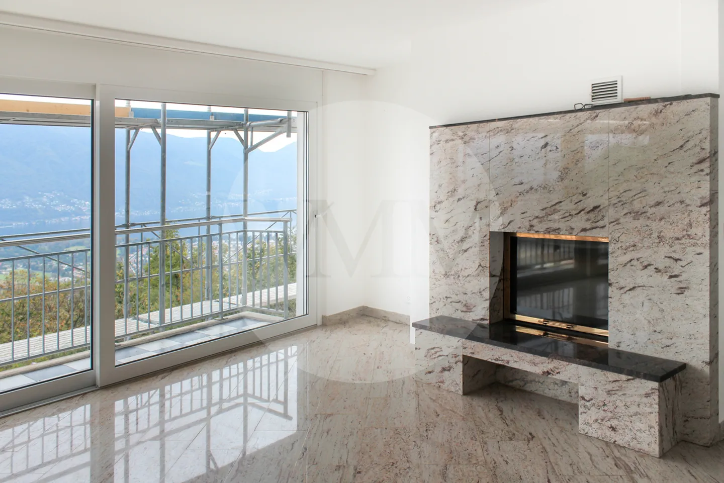 4.5-ZIMMER-WOHNUNG MIT GROSSER TERRASSE UND SEEBLICK - Foto 1 von 10