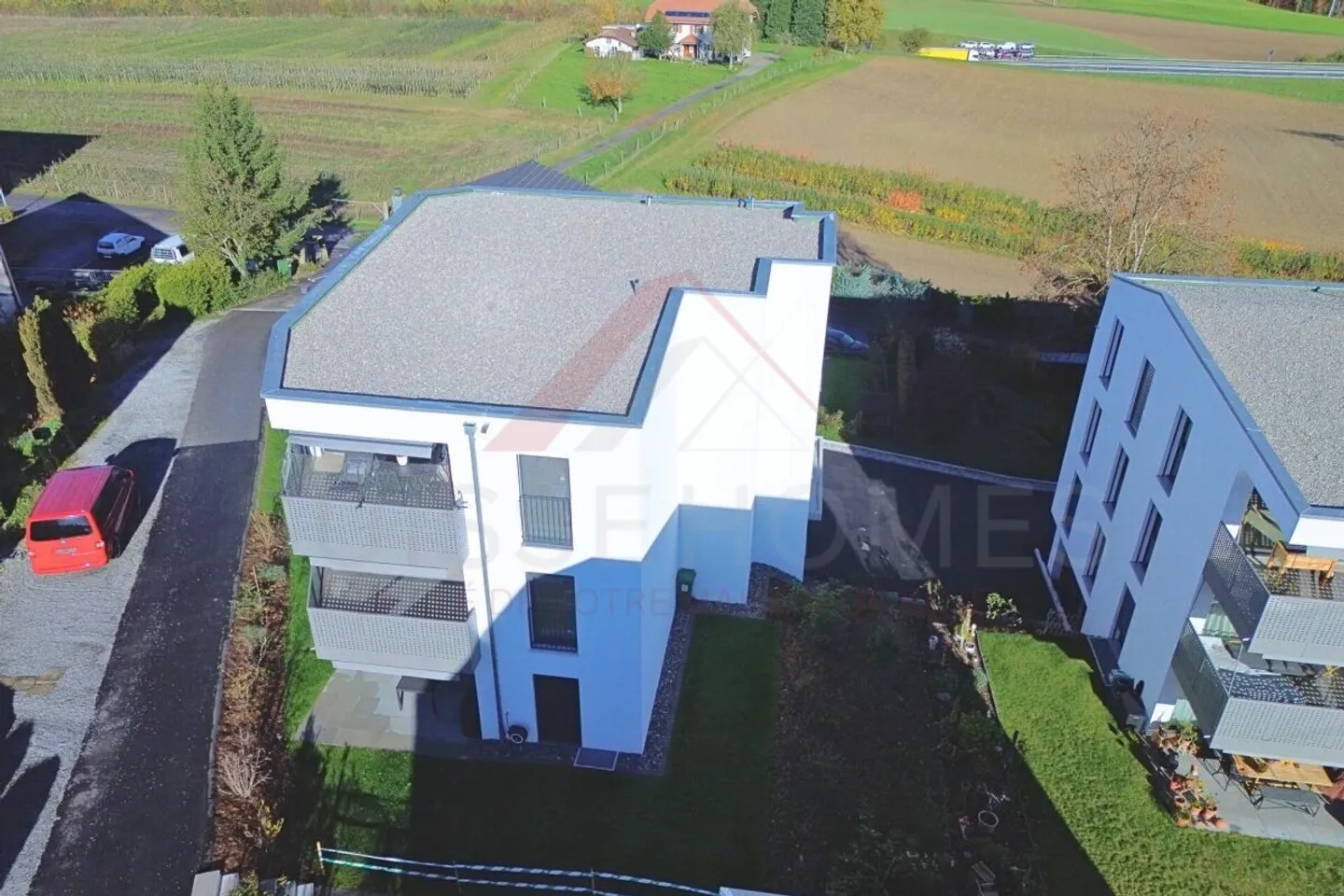 Vivere con stile: appartamento mozzafiato di 4,5 stanze a Düdingen con spazi bellissimi - Foto 1 di 18