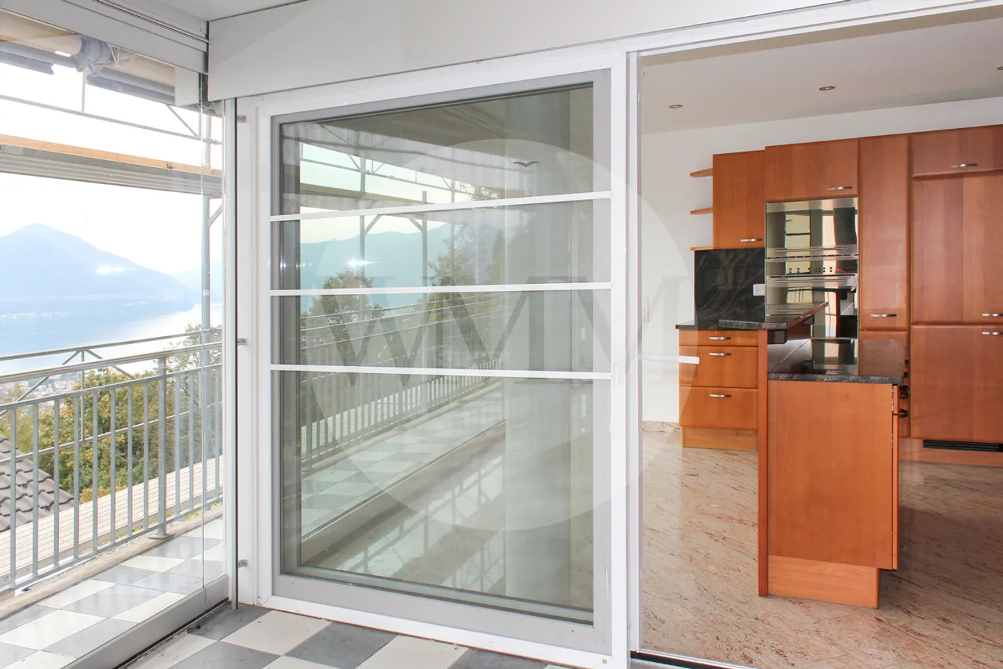 4.5-ZIMMER-WOHNUNG MIT GROSSER TERRASSE UND SEEBLICK - Foto 6 von 10