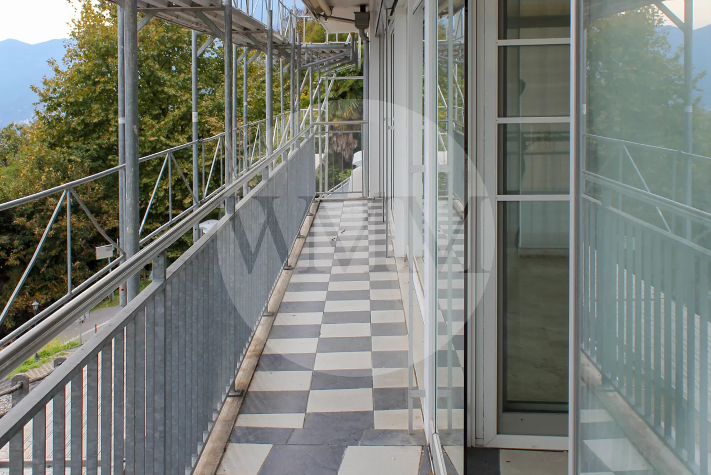 4.5-ZIMMER-WOHNUNG MIT GROSSER TERRASSE UND SEEBLICK - Foto 8 von 10